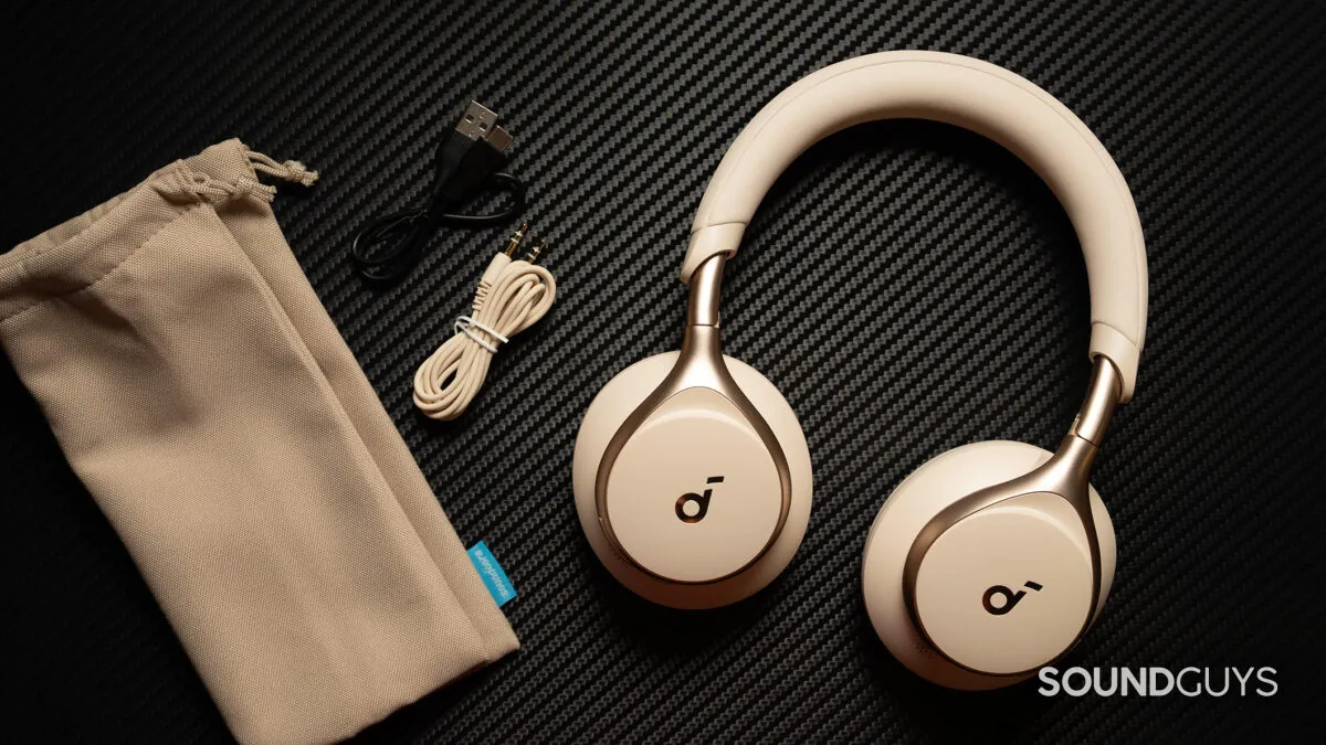 آنباکسینگ هدفون انکر Soundcore Space One Pro